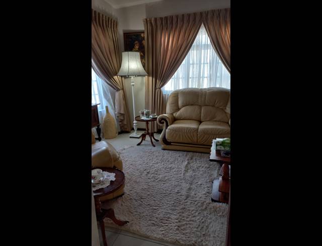 5 BEDROOM HOUSE FOR SALE IN EPWORTH
